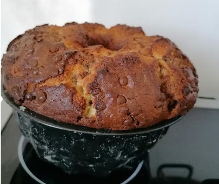 Συνταγή για Κέικ γεωγραφίας με γιαούρτι! Το αφράτο, δίχρωμο κέικ με σοκολάτα και βανίλια.